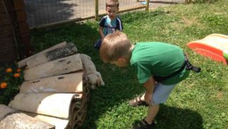 Taddeo e Giacomo studiano Luce